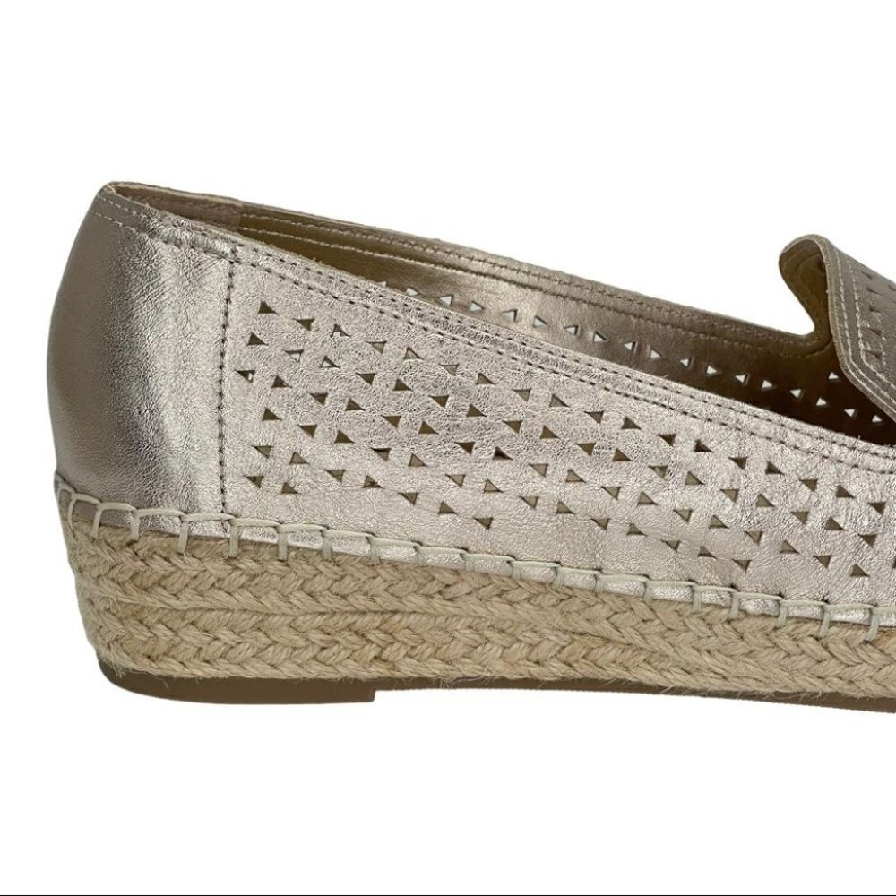 Bella Vita Channing Champagne Perforated Leather Womens Loafers Size 11 Wide - Picture 7 of 12
